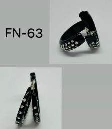 arete de plástico de colores con piedras b.r
